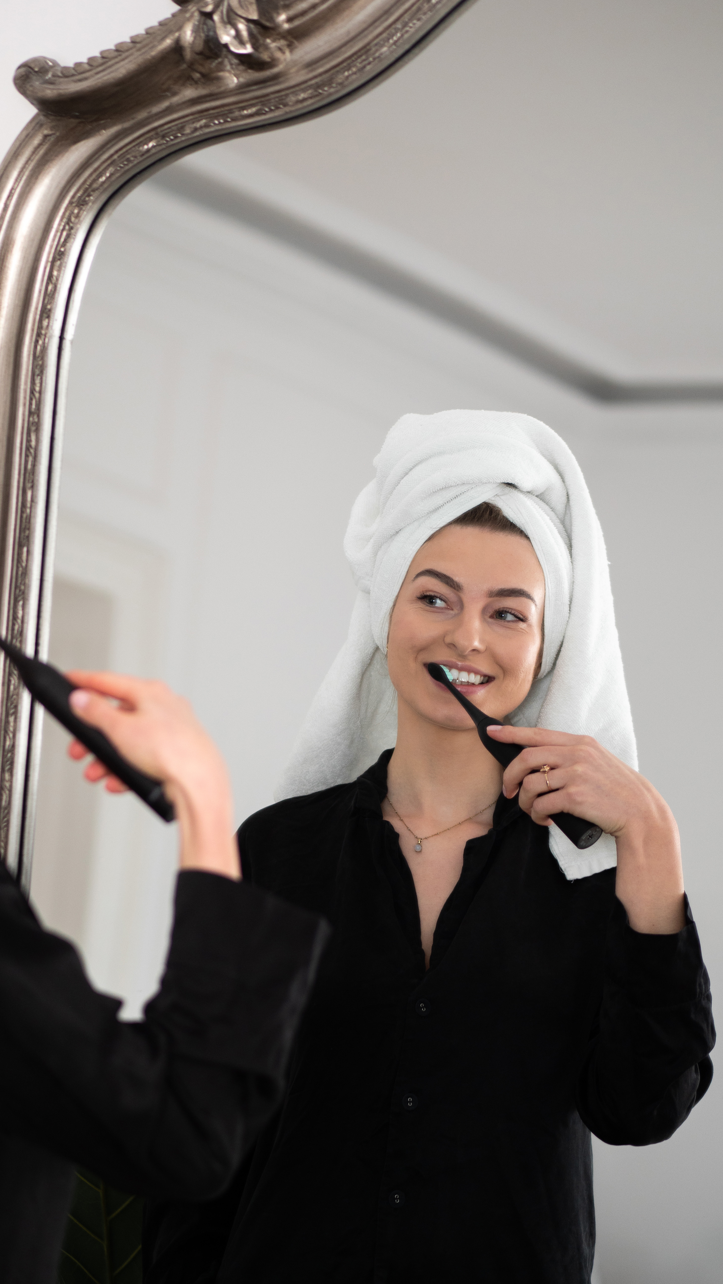 Feelo PRO Black szczoteczka soniczna z etui podróżnym P1122285