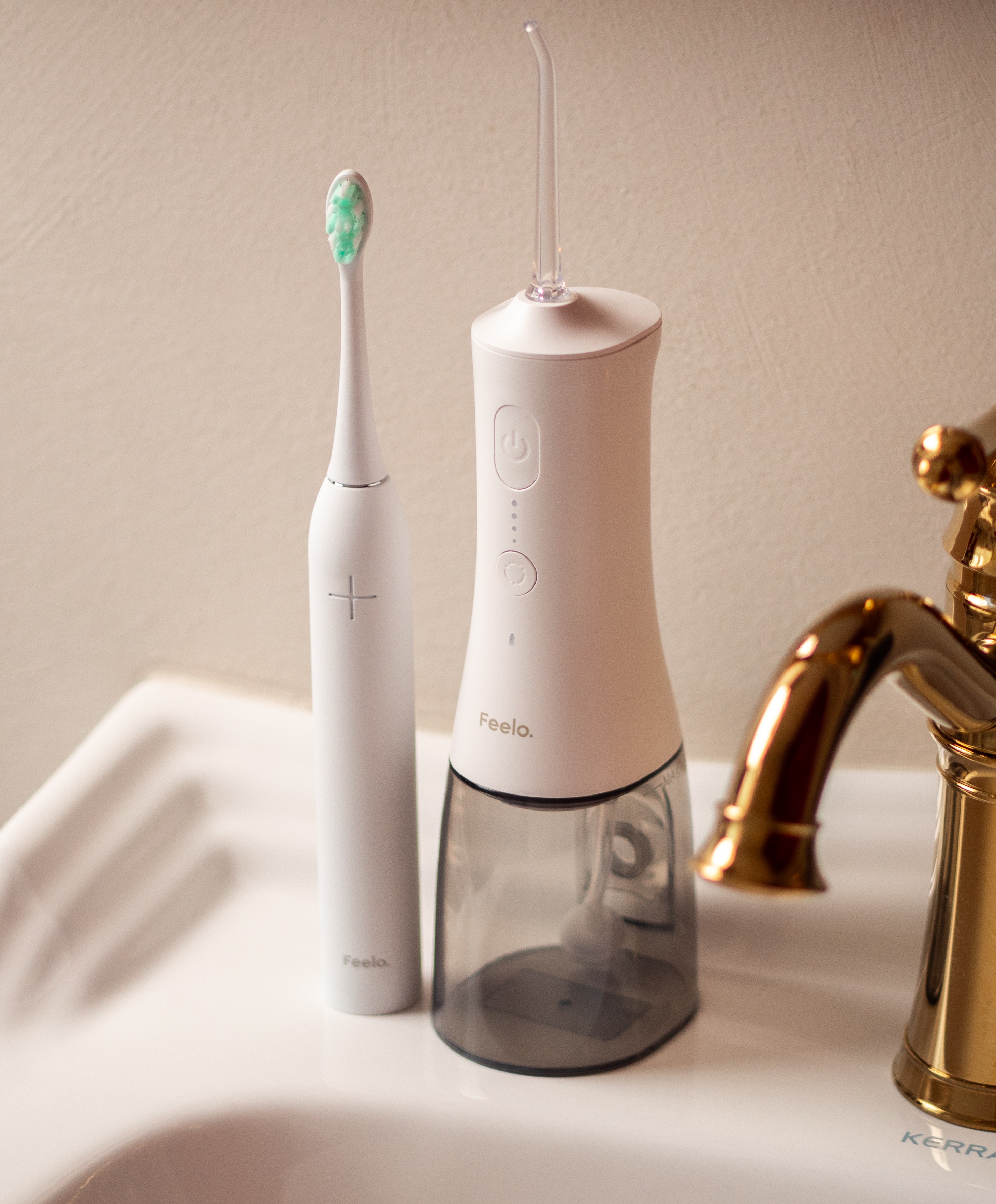 Feelo PRO White bezprzewodowy irygator do zębów z 4 trybami pracy biały P1122331