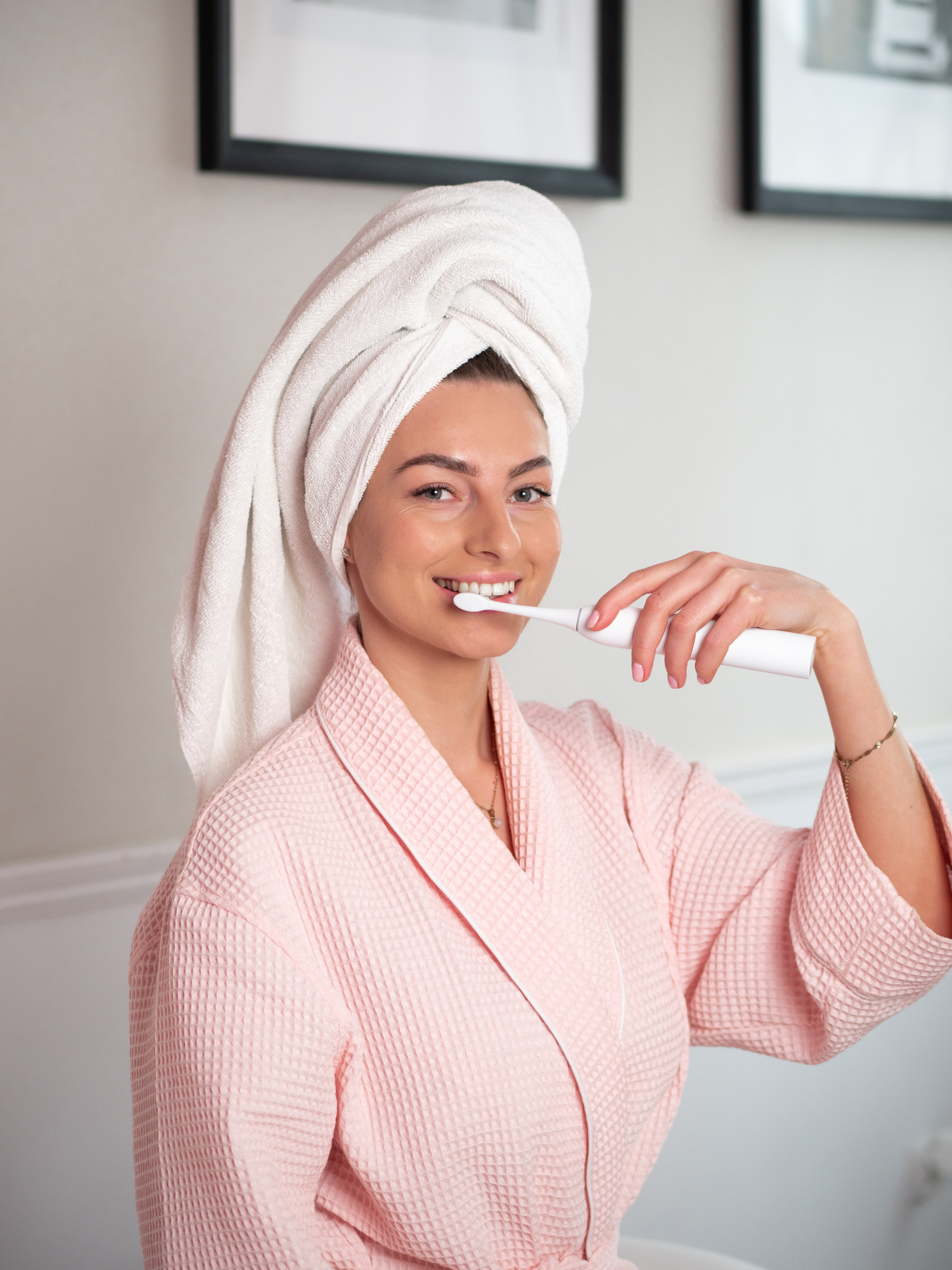 Feelo PRO White szczoteczka soniczna z etui podróżnym P1122419